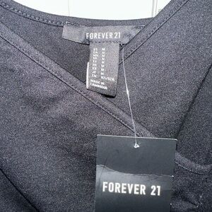 🛑 SOLD NWT cute mini forever 21 black dress.